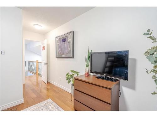 17 Krieghoff Drive, Hamilton, ON 