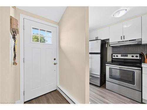 720 Parkview Crescent, Cambridge, ON - Indoor Photo Showing Kitchen