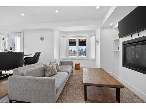 Lower Lvl-1326 Butter Road W, Hamilton, ON - Indoor Photo Showing Living Room