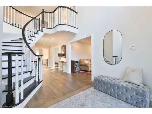 4166 Susan Court, Burlington, ON - Indoor Photo Showing Other Room