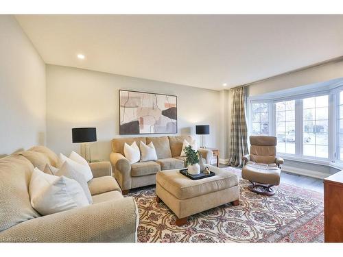 4166 Susan Court, Burlington, ON - Indoor Photo Showing Living Room