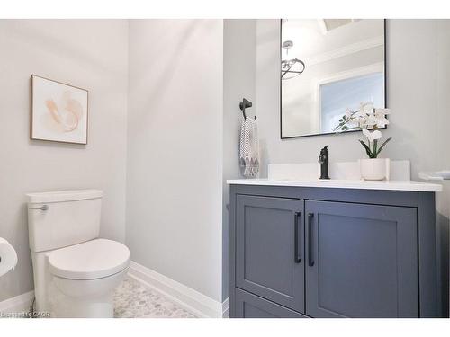 4166 Susan Court, Burlington, ON - Indoor Photo Showing Bathroom