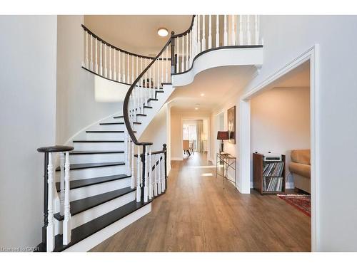 4166 Susan Court, Burlington, ON - Indoor Photo Showing Other Room