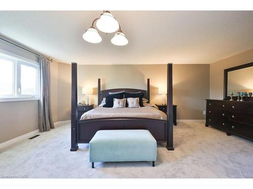 4166 Susan Court, Burlington, ON - Indoor Photo Showing Bedroom