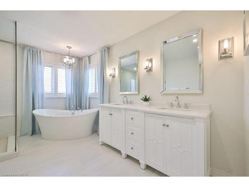 4166 Susan Court, Burlington, ON - Indoor Photo Showing Bathroom