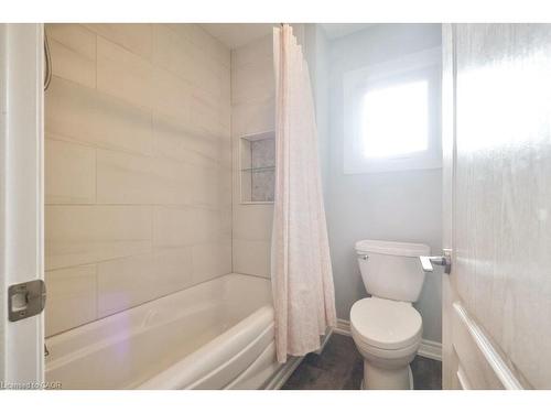4166 Susan Court, Burlington, ON - Indoor Photo Showing Bathroom