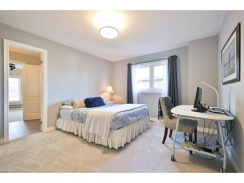 4166 Susan Court, Burlington, ON - Indoor Photo Showing Bedroom