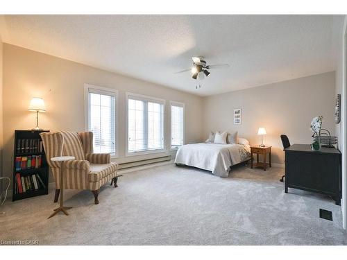 4166 Susan Court, Burlington, ON - Indoor Photo Showing Bedroom