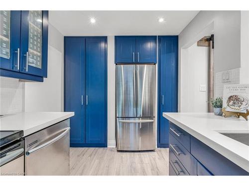 1034 Meredith Avenue, Mississauga, ON - Indoor Photo Showing Kitchen