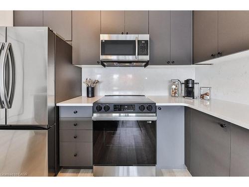 1841 Thames Circle, Milton, ON - Indoor Photo Showing Kitchen With Stainless Steel Kitchen With Upgraded Kitchen