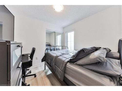 1841 Thames Circle, Milton, ON - Indoor Photo Showing Bedroom