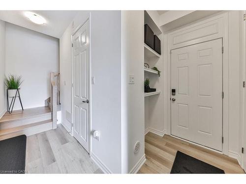 1841 Thames Circle, Milton, ON - Indoor Photo Showing Other Room