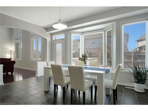 320 Robert Ferrie Drive, Kitchener, ON - Indoor Photo Showing Dining Room