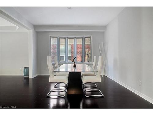 320 Robert Ferrie Drive, Kitchener, ON - Indoor Photo Showing Dining Room