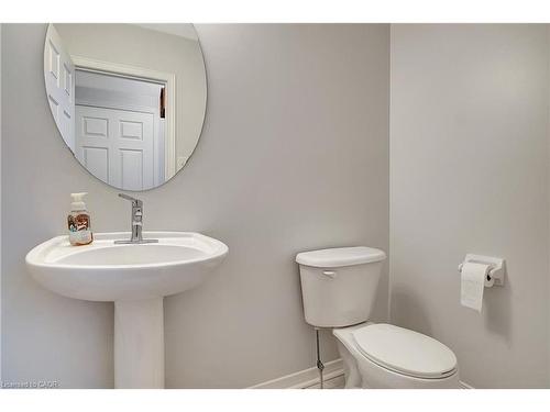 320 Robert Ferrie Drive, Kitchener, ON - Indoor Photo Showing Bathroom