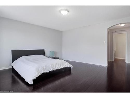 320 Robert Ferrie Drive, Kitchener, ON - Indoor Photo Showing Bedroom