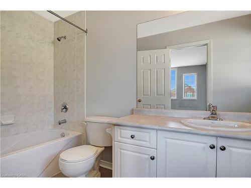 320 Robert Ferrie Drive, Kitchener, ON - Indoor Photo Showing Bathroom