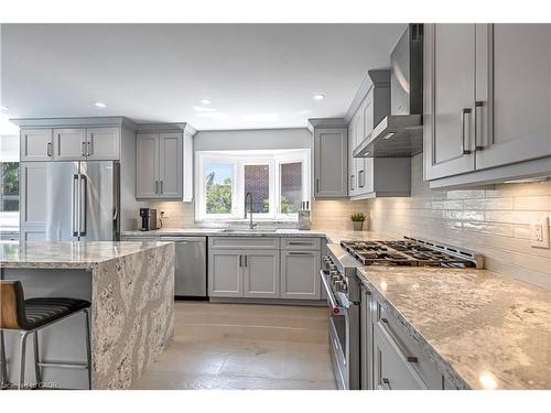 1399 Winterberry Drive, Burlington, ON - Indoor Photo Showing Kitchen With Upgraded Kitchen