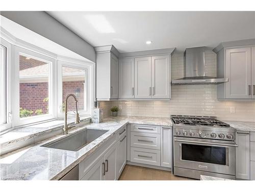 1399 Winterberry Drive, Burlington, ON - Indoor Photo Showing Kitchen With Upgraded Kitchen
