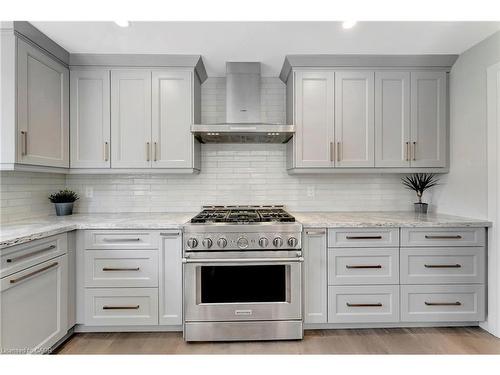 1399 Winterberry Drive, Burlington, ON - Indoor Photo Showing Kitchen With Upgraded Kitchen