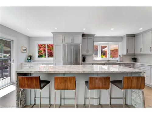 1399 Winterberry Drive, Burlington, ON - Indoor Photo Showing Kitchen With Upgraded Kitchen