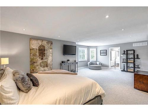 1399 Winterberry Drive, Burlington, ON - Indoor Photo Showing Bedroom