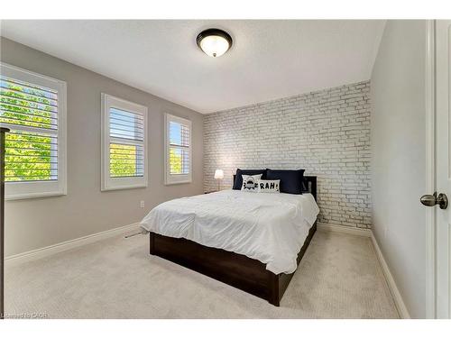 1399 Winterberry Drive, Burlington, ON - Indoor Photo Showing Bedroom