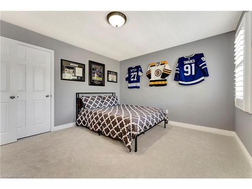 1399 Winterberry Drive, Burlington, ON - Indoor Photo Showing Bedroom