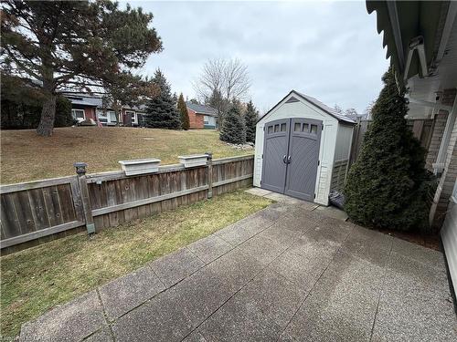 19 Mckenna Court, Hamilton, ON - Outdoor