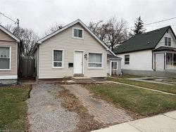 92 East 24th Street  Hamilton, ON L8V 2Y1