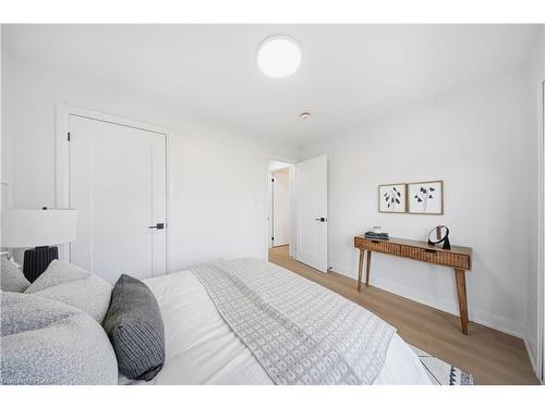 11 Garside Avenue S, Hamilton, ON - Indoor Photo Showing Bedroom