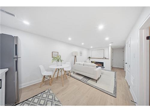 11 Garside Avenue S, Hamilton, ON - Indoor