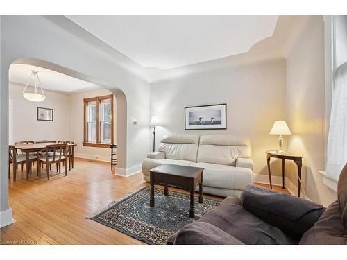95 Shanley Street, Kitchener, ON - Indoor Photo Showing Living Room