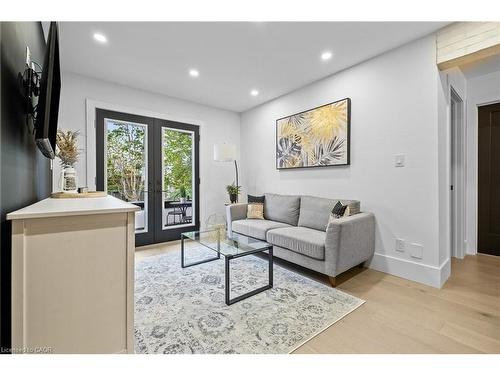 1207 Queen Street N, New Dundee, ON - Indoor Photo Showing Living Room