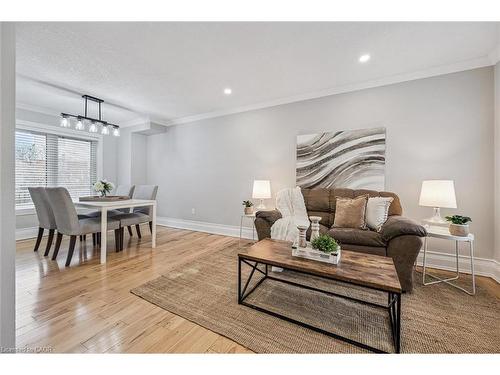 55 Enfield Drive, Cambridge, ON - Indoor Photo Showing Living Room