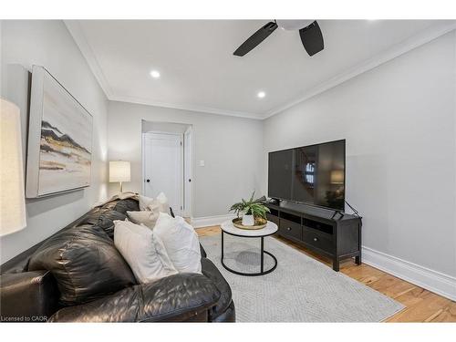 55 Enfield Drive, Cambridge, ON - Indoor Photo Showing Living Room
