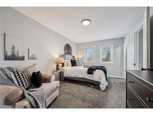 55 Enfield Drive, Cambridge, ON - Indoor Photo Showing Bedroom