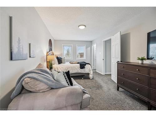 55 Enfield Drive, Cambridge, ON - Indoor Photo Showing Bedroom