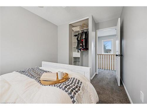 55 Enfield Drive, Cambridge, ON - Indoor Photo Showing Bedroom