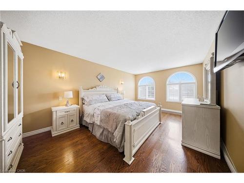 47 Burnt Ember Court, Kitchener, ON - Indoor Photo Showing Bedroom