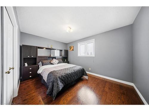 47 Burnt Ember Court, Kitchener, ON - Indoor Photo Showing Bedroom