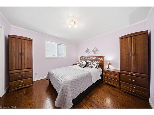 47 Burnt Ember Court, Kitchener, ON - Indoor Photo Showing Bedroom