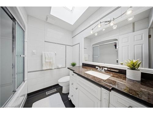 47 Burnt Ember Court, Kitchener, ON - Indoor Photo Showing Bathroom