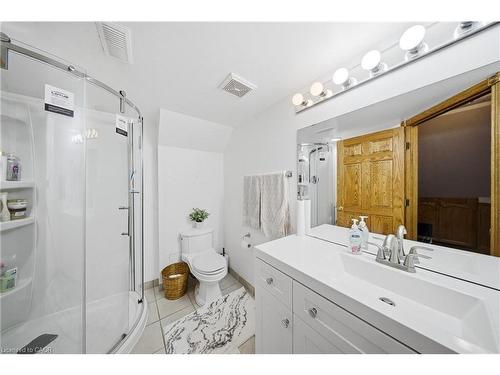 47 Burnt Ember Court, Kitchener, ON - Indoor Photo Showing Bathroom