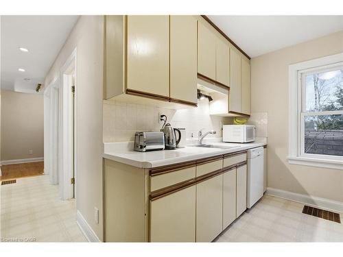 157 Bridgeport Road E, Waterloo, ON - Indoor Photo Showing Kitchen