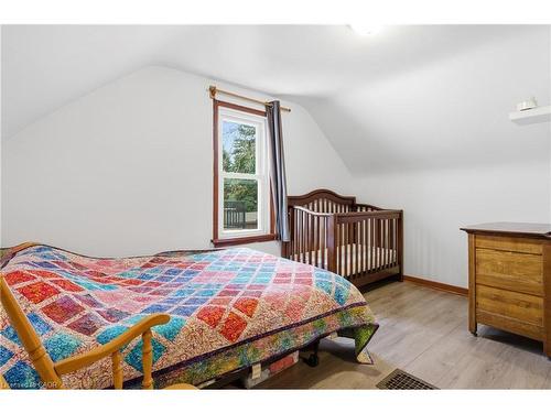 157 Bridgeport Road E, Waterloo, ON - Indoor Photo Showing Bedroom