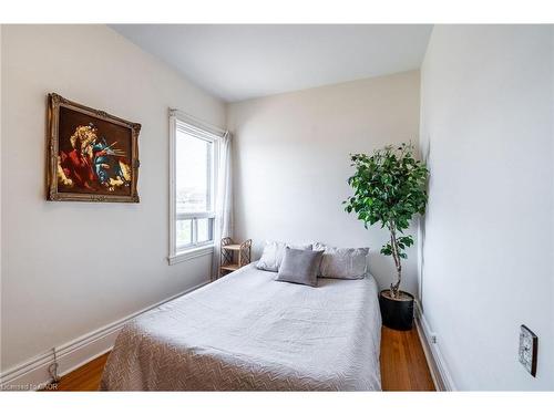 244 Hughson Street N, Hamilton, ON - Indoor Photo Showing Bedroom