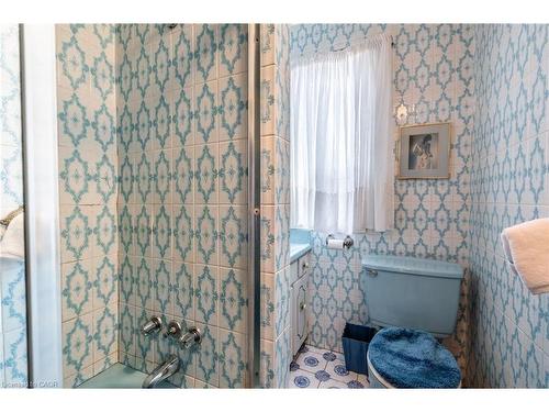244 Hughson Street N, Hamilton, ON - Indoor Photo Showing Bathroom