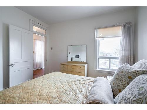 244 Hughson Street N, Hamilton, ON - Indoor Photo Showing Bedroom