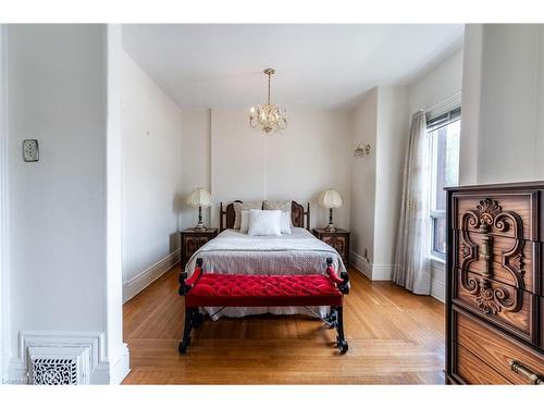 244 Hughson Street N, Hamilton, ON - Indoor Photo Showing Bedroom